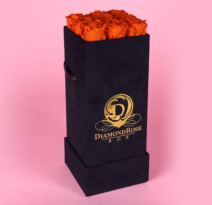 The Nine Carat Roses In a Velvet Box - Image 18