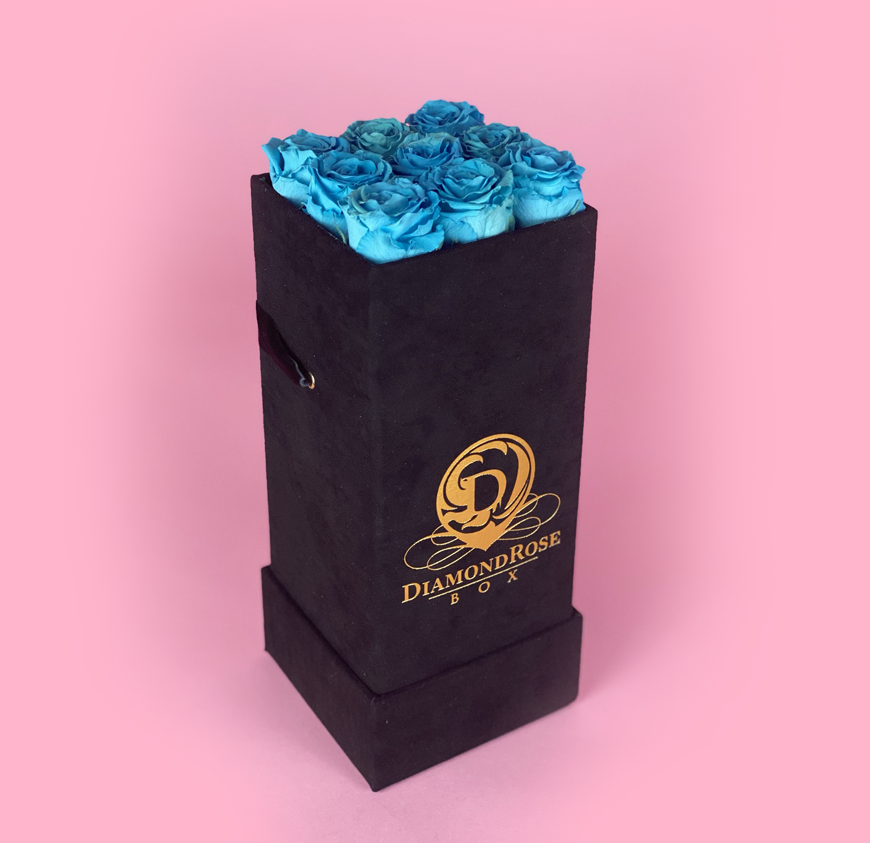 The Nine Carat Roses In a Velvet Box - Image 13