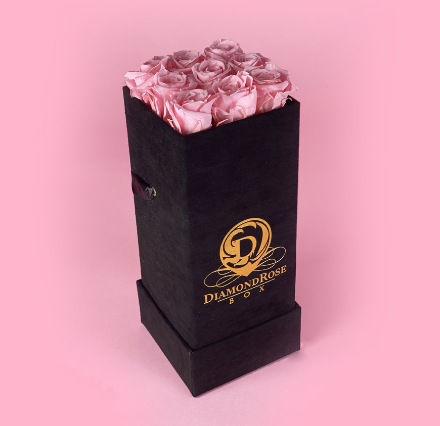 The Nine Carat Roses In a Velvet Box - Image 15