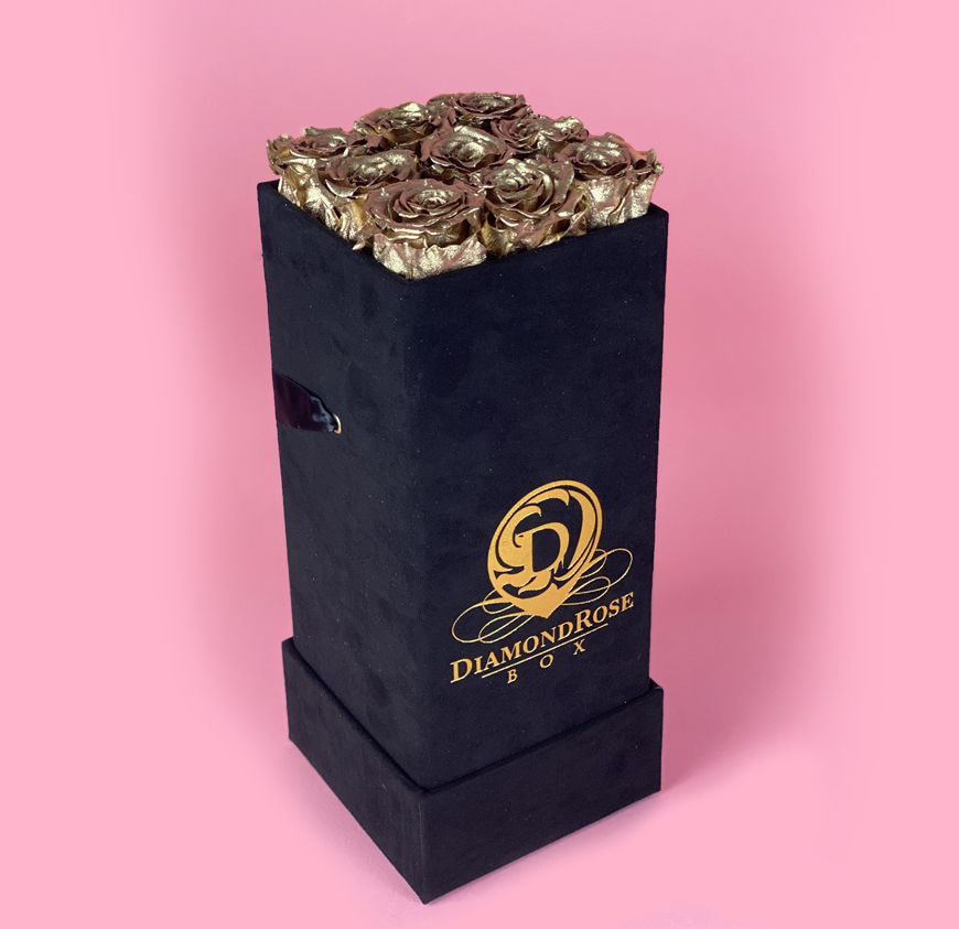The Nine Carat Roses In a Velvet Box - Image 9