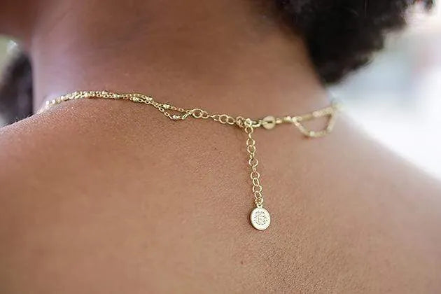 Clover Pave Necklace in Sapphire - Image 5