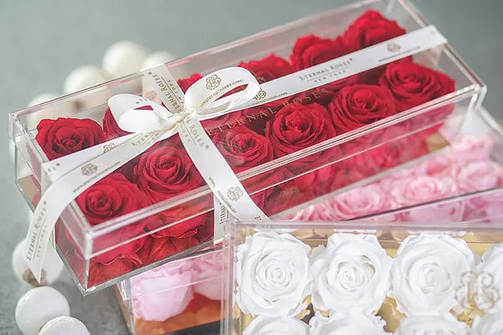 Madison Gold Twelve Roses Gift Box - Image 2