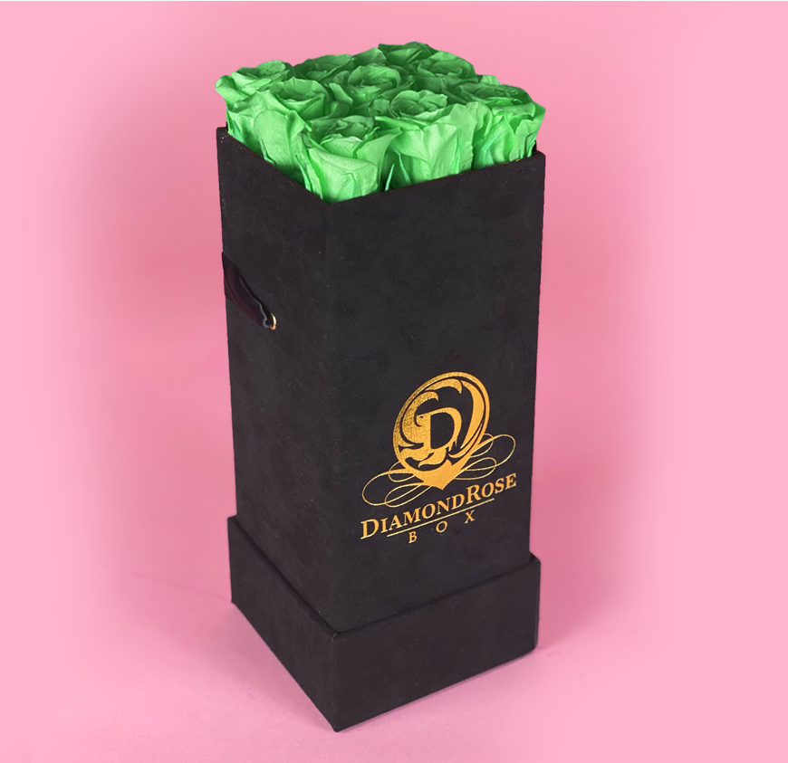 The Nine Carat Roses In a Velvet Box - Image 19